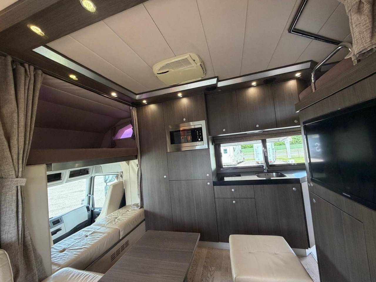 Zware paardenvrachtwagen (groot rijbewijs) STX VOLVO 2011 Tweedehands