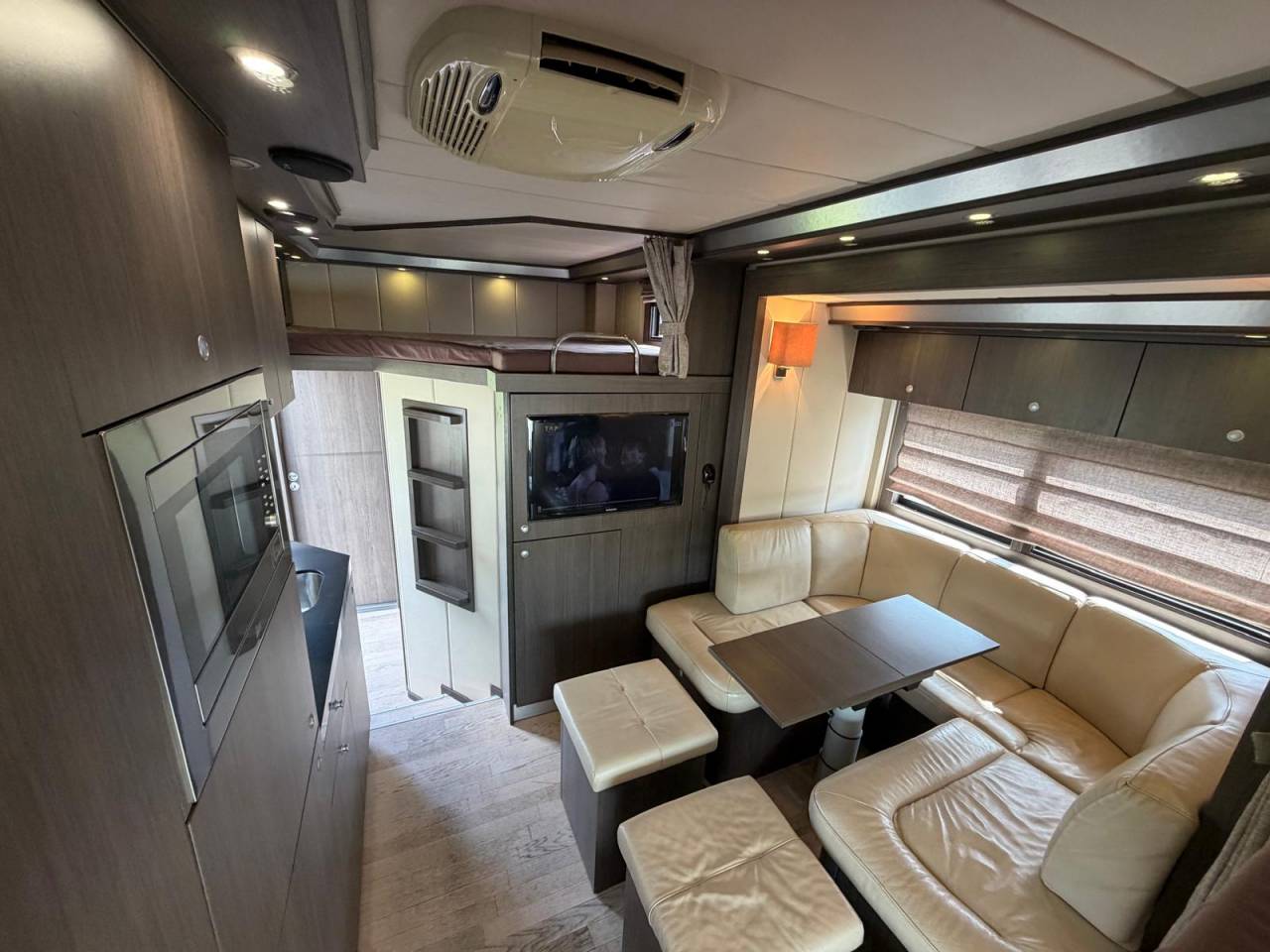 Zware paardenvrachtwagen (groot rijbewijs) STX VOLVO 2011 Tweedehands