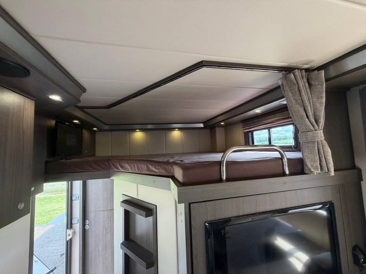 Zware paardenvrachtwagen (groot rijbewijs) STX VOLVO 2011 Tweedehands