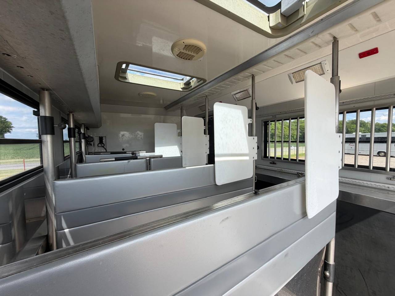 Zware paardenvrachtwagen (groot rijbewijs) STX VOLVO 2011 Tweedehands