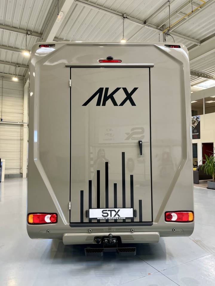 Kleine paardenvrachtwagen (B rijbewijs) AKX  2026 Nieuw