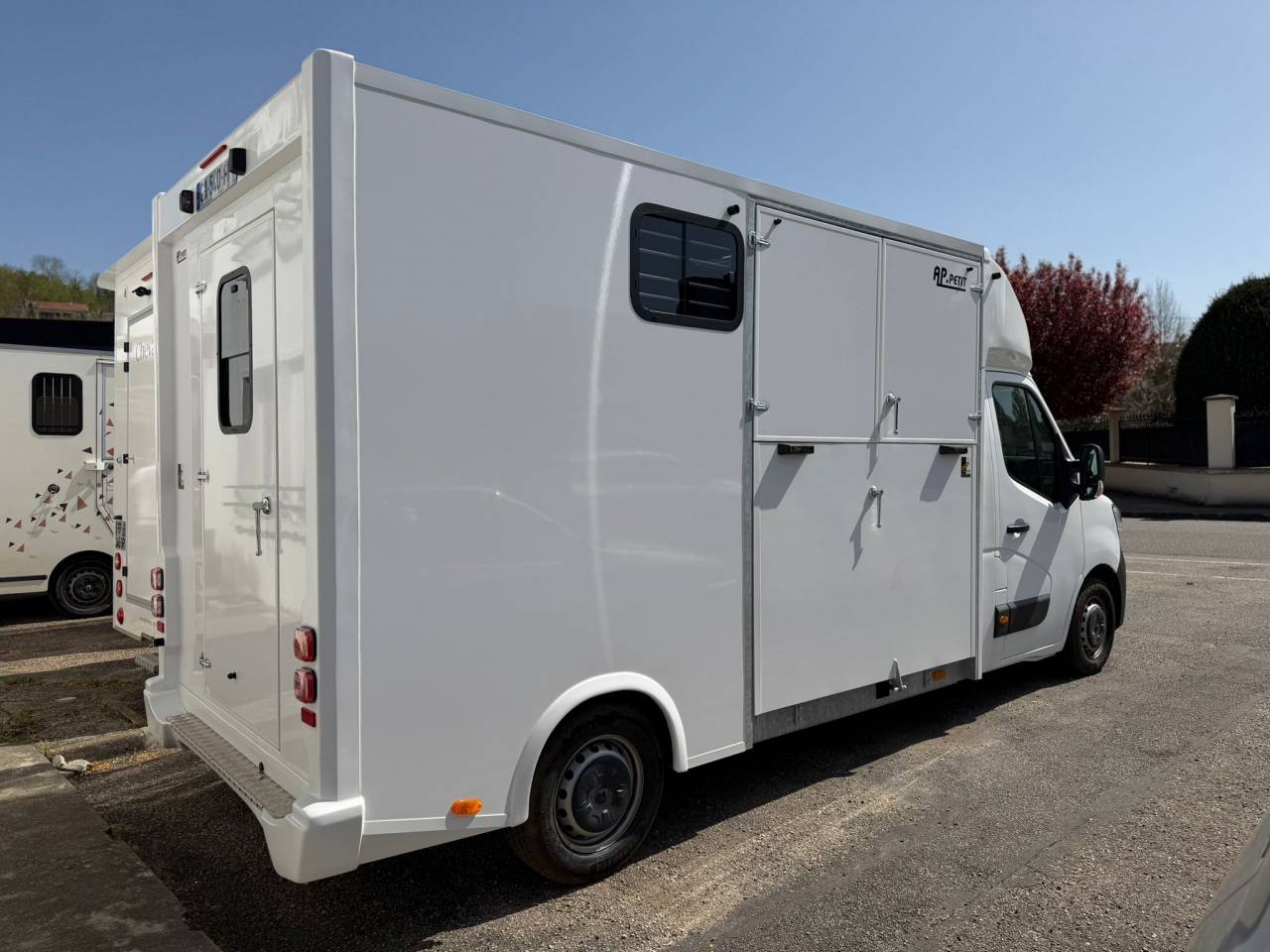 Kleine paardenvrachtwagen (B rijbewijs) AP Petit  2022 Tweedehands