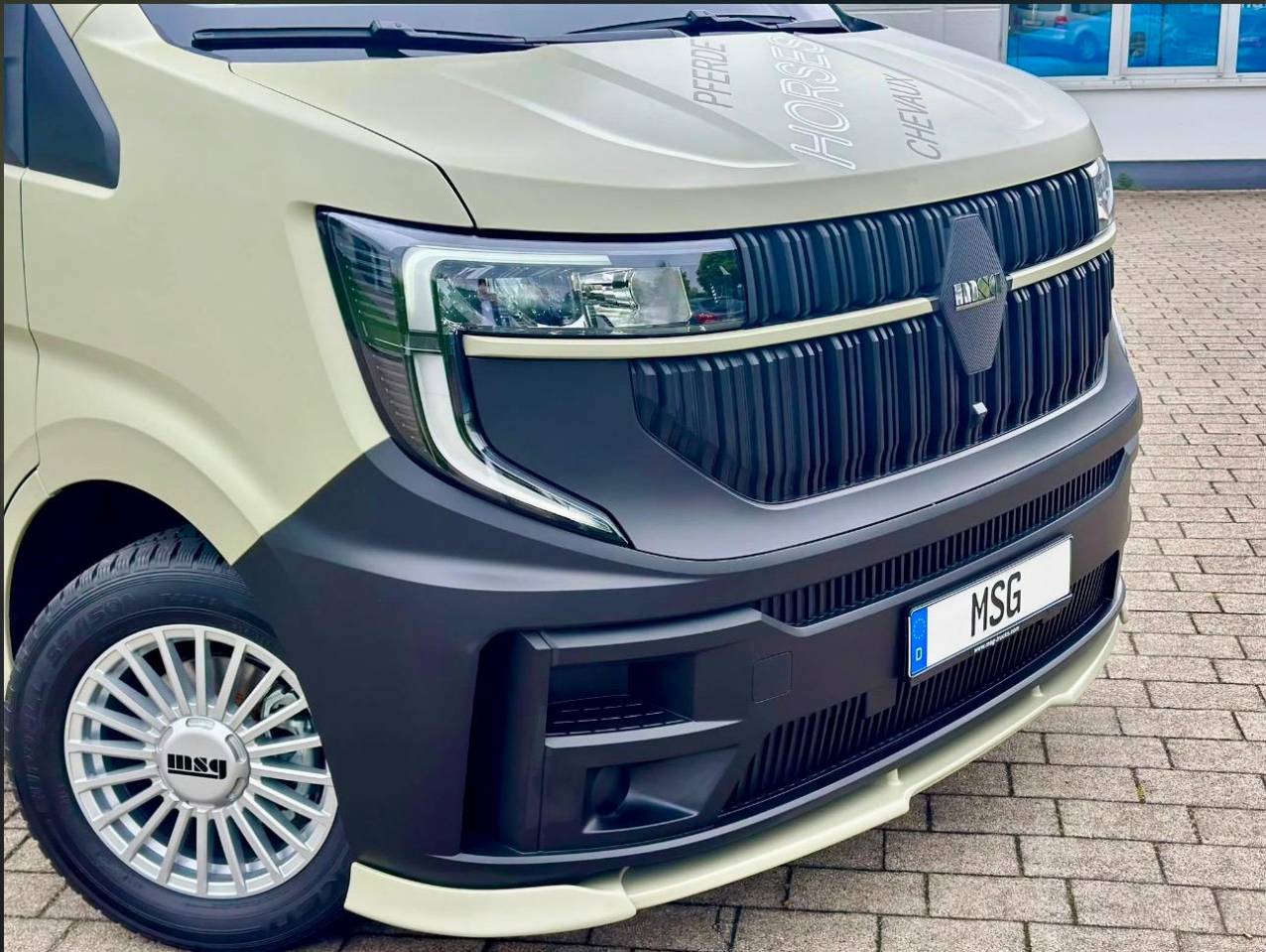 Kleine paardenvrachtwagen (B rijbewijs) Renault RENAULT 0 Nieuw