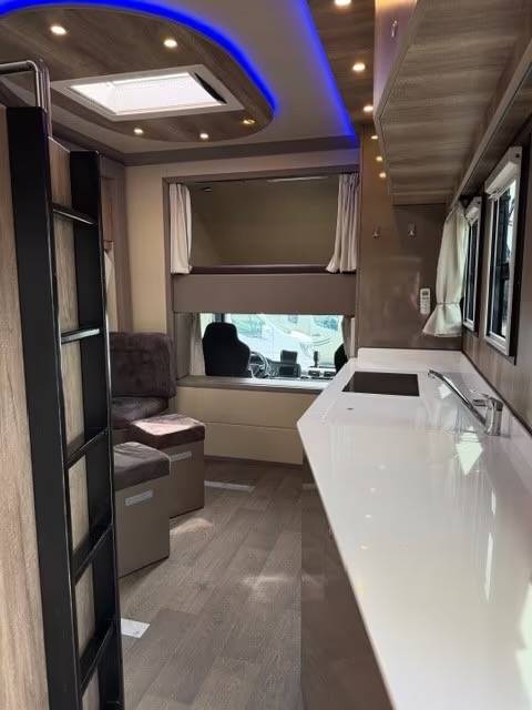 Zware paardenvrachtwagen (groot rijbewijs) Man MAN 0 Tweedehands