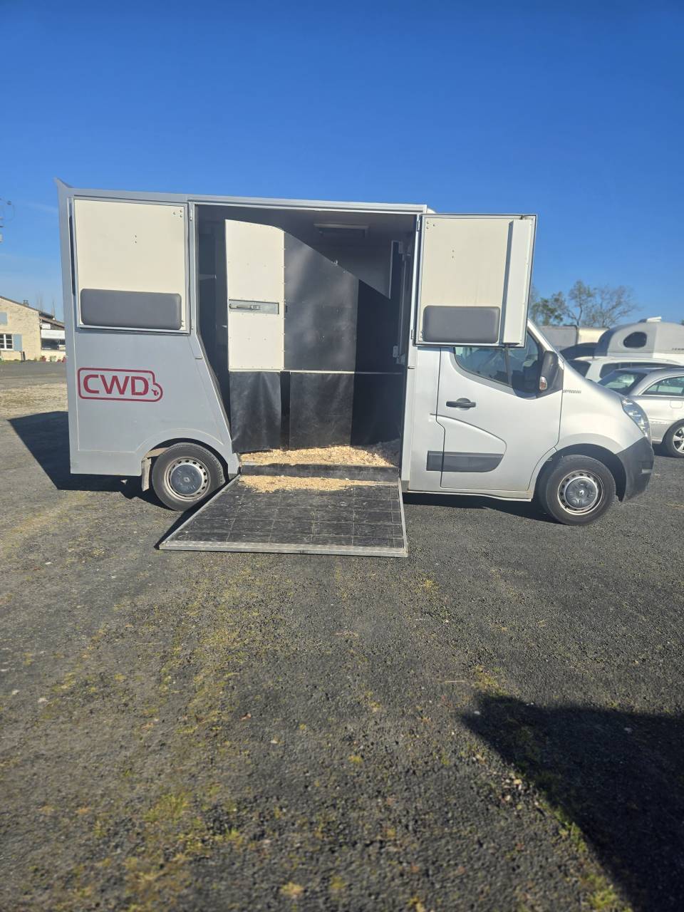 Kleine paardenvrachtwagen (B rijbewijs) Renault Master 2014 Tweedehands