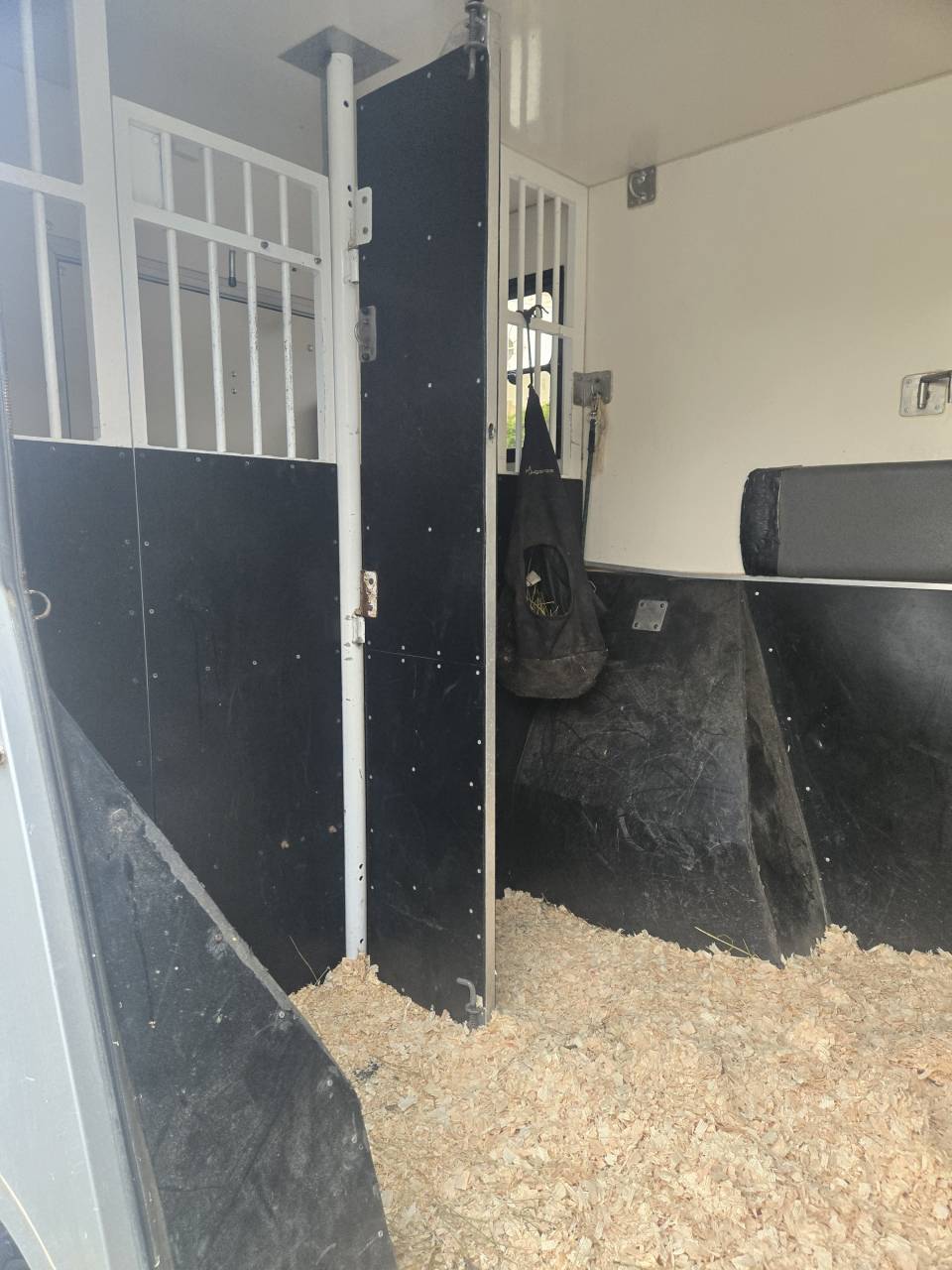 Kleine paardenvrachtwagen (B rijbewijs) Renault Master 2014 Tweedehands