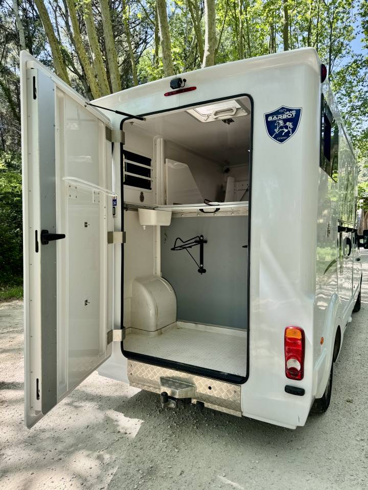 Kleine paardenvrachtwagen (B rijbewijs) Barbot POLYVAN D5 2021 Tweedehands