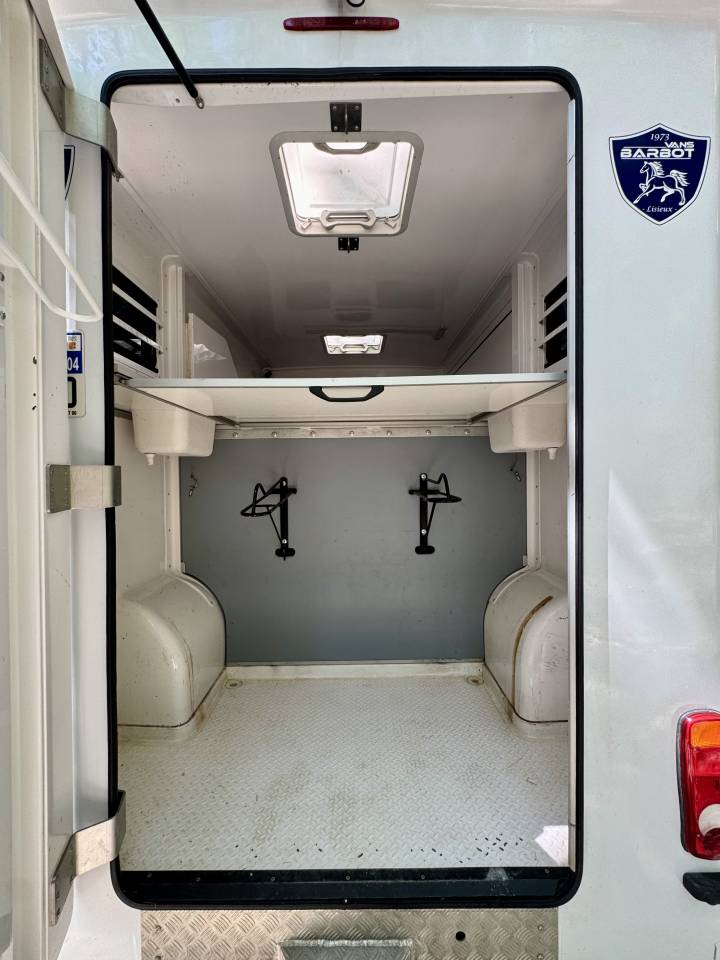 Kleine paardenvrachtwagen (B rijbewijs) Barbot POLYVAN D5 2021 Tweedehands