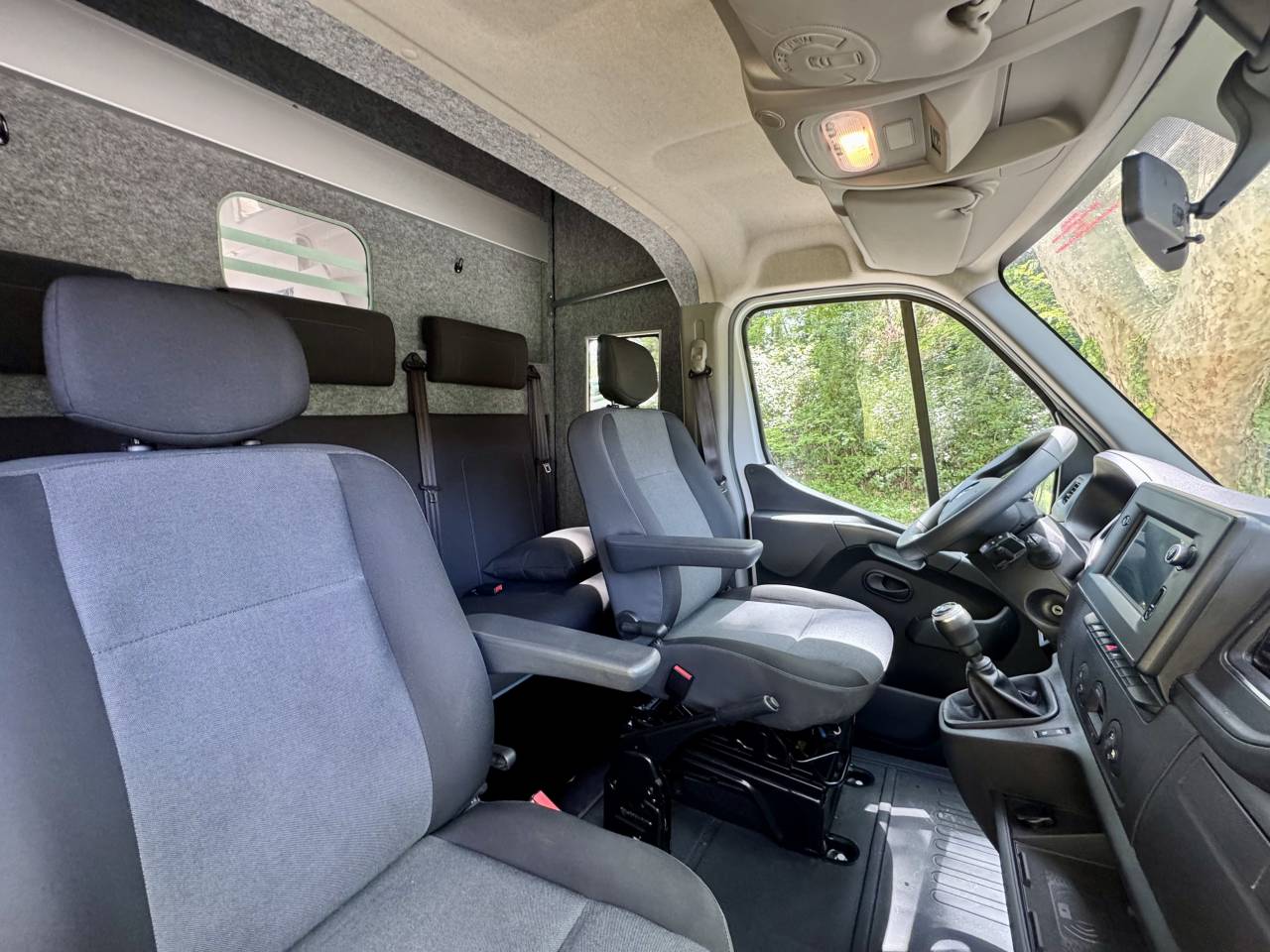 Kleine paardenvrachtwagen (B rijbewijs) Barbot POLYVAN D5 2021 Tweedehands