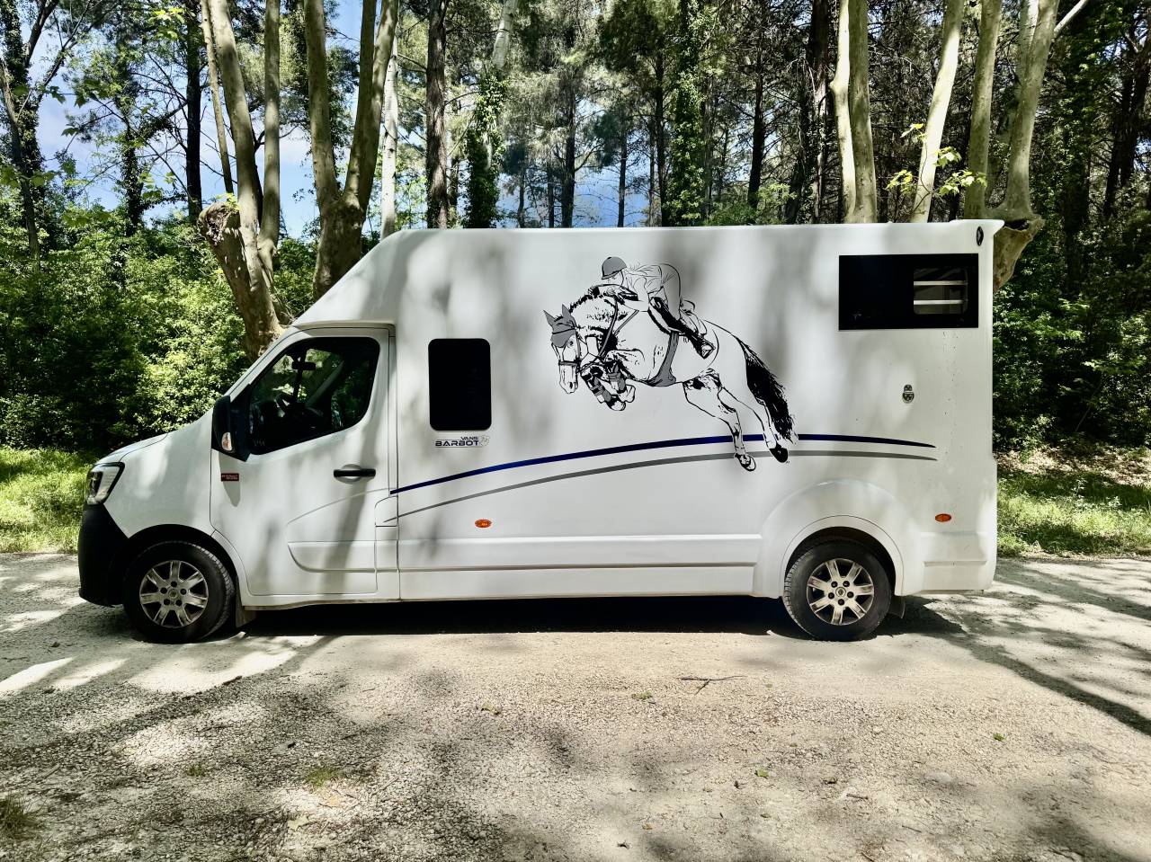 Kleine paardenvrachtwagen (B rijbewijs) Barbot POLYVAN D5 2021 Tweedehands