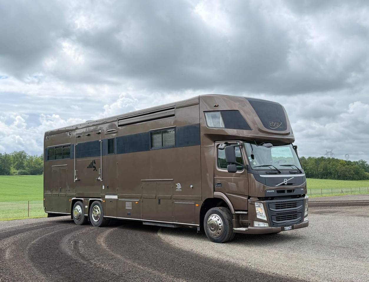 Zware paardenvrachtwagen (groot rijbewijs) EQUIX VOLVO 2016 Tweedehands
