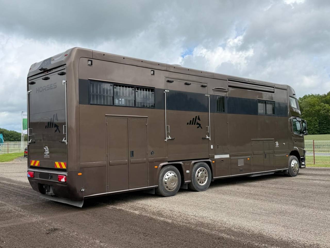 Zware paardenvrachtwagen (groot rijbewijs) EQUIX VOLVO 2016 Tweedehands