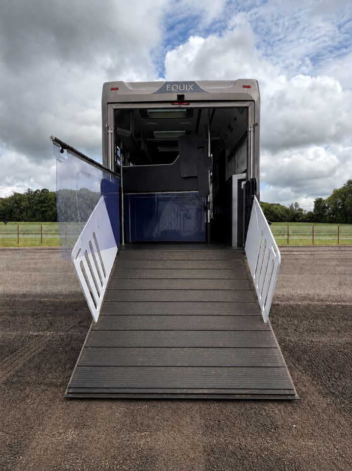 Zware paardenvrachtwagen (groot rijbewijs) EQUIX VOLVO 2016 Tweedehands