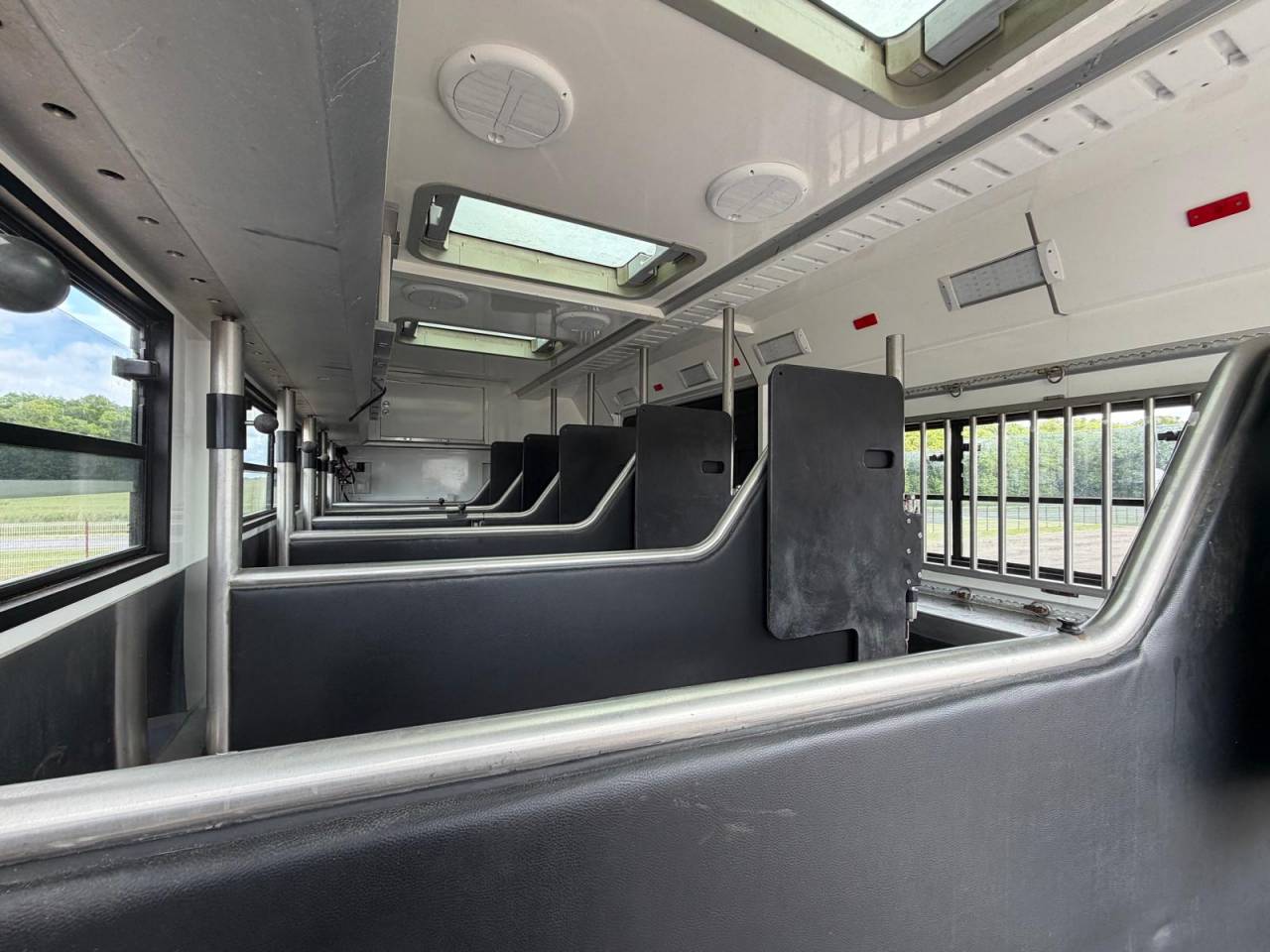 Zware paardenvrachtwagen (groot rijbewijs) EQUIX VOLVO 2016 Tweedehands