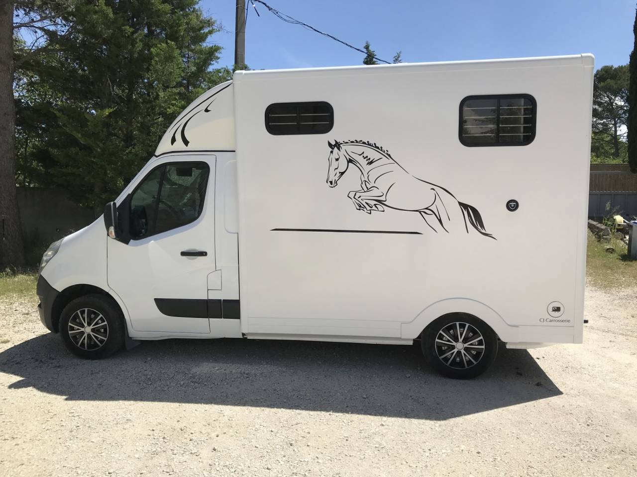 Kleine paardenvrachtwagen (B rijbewijs) Nissan  2015 Tweedehands