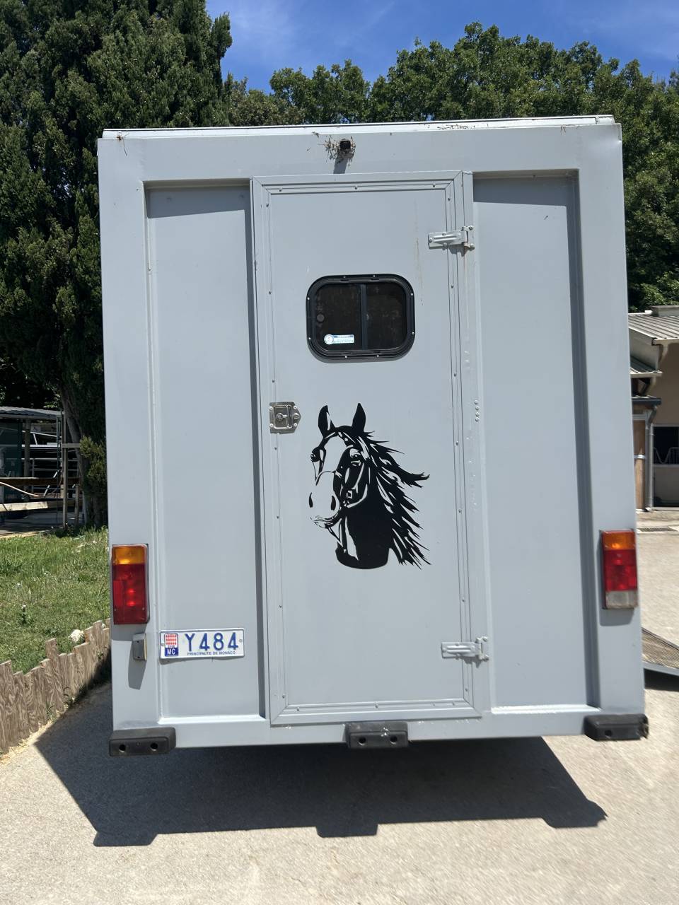 Kleine paardenvrachtwagen (B rijbewijs) Renault dci  2005 Tweedehands