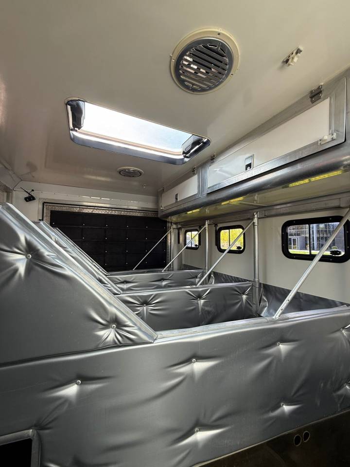 Zware paardenvrachtwagen (groot rijbewijs) Mercedes double pop 2007 Tweedehands