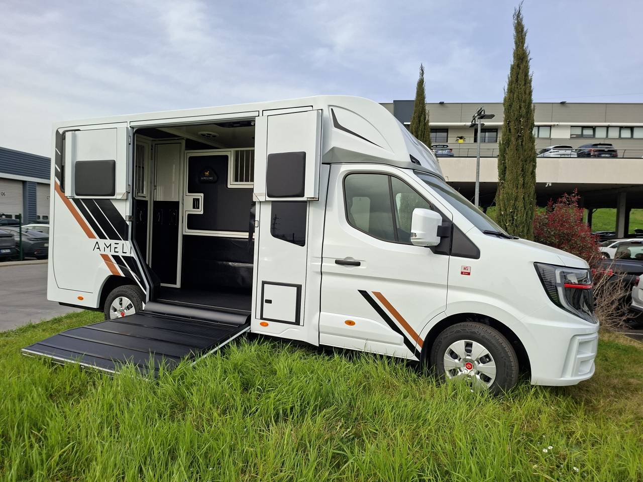 Kleine paardenvrachtwagen (B rijbewijs) Ameline HARAS 2026 Nieuw