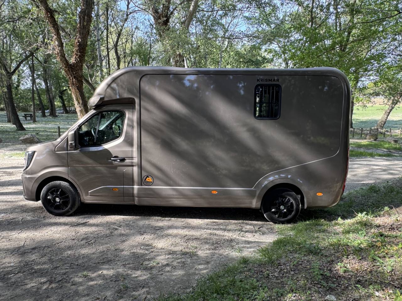 Kleine paardenvrachtwagen (B rijbewijs) Krismar KRISLAR 2026 Nieuw