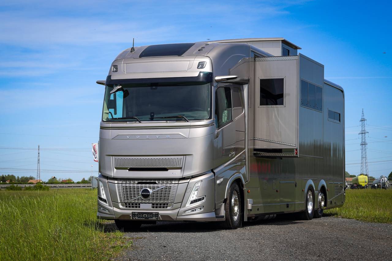 Zware paardenvrachtwagen (groot rijbewijs) Volvo Volvo FH500 Aero interhorse 2026 Nieuw