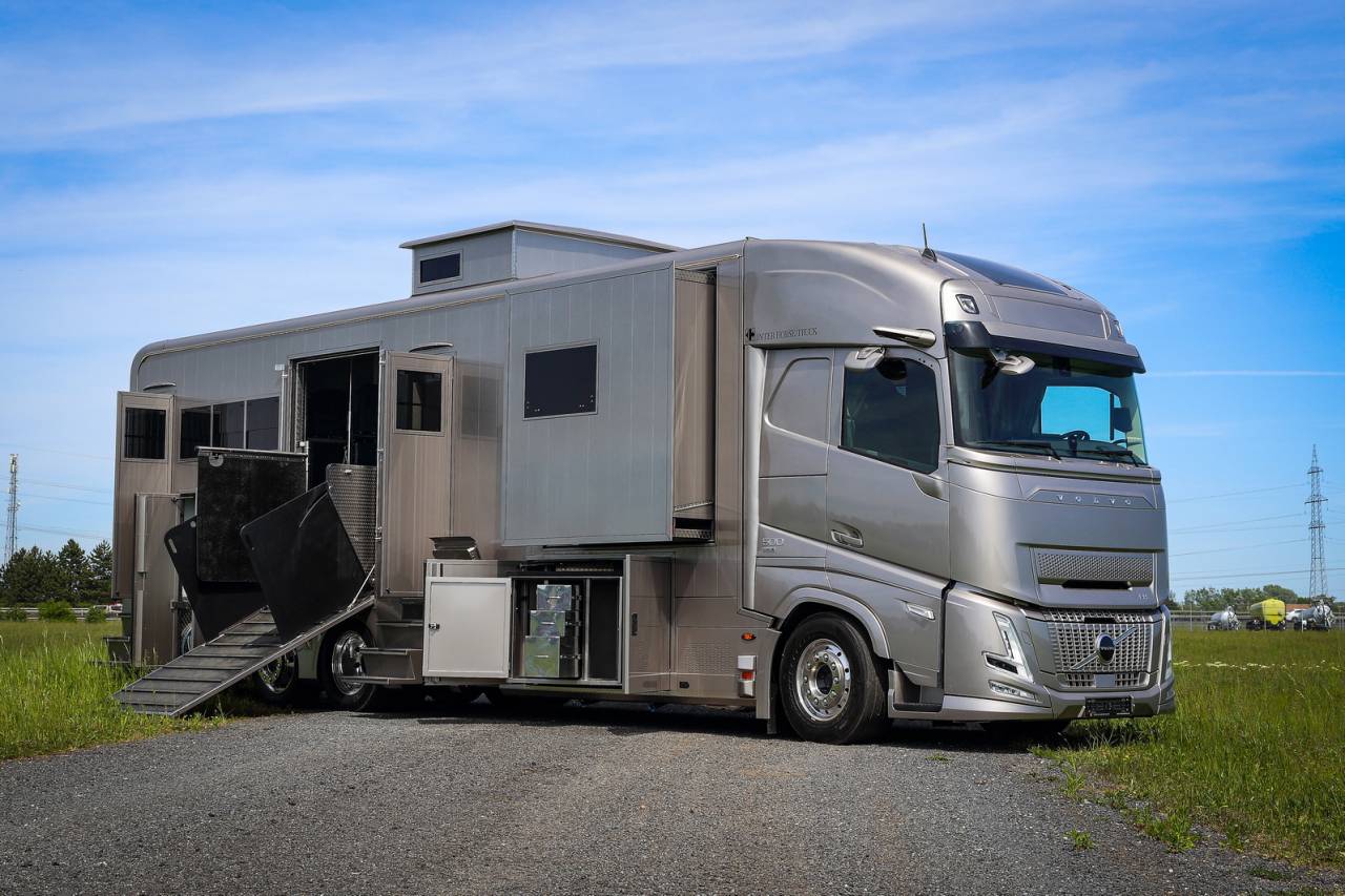 Zware paardenvrachtwagen (groot rijbewijs) Volvo Volvo FH500 Aero interhorse 2026 Nieuw