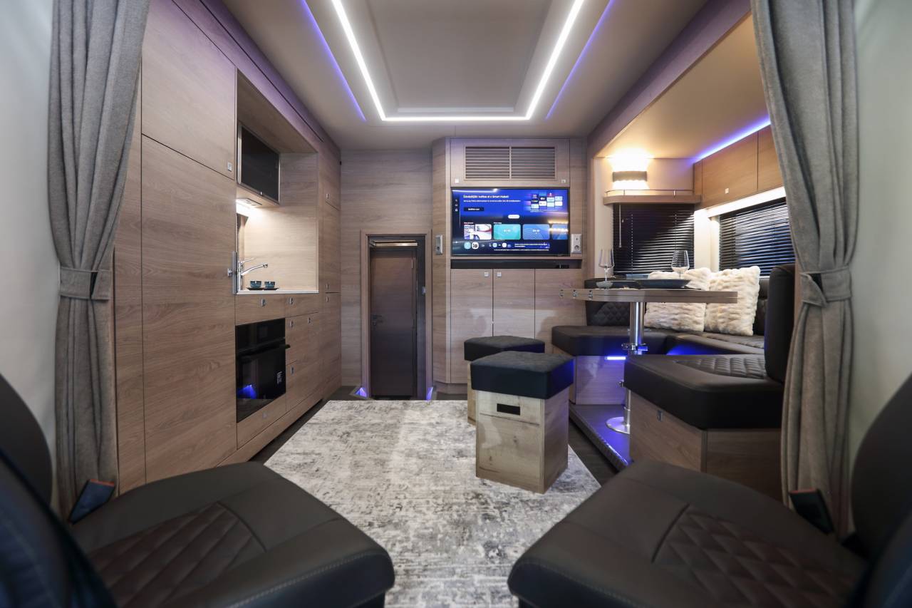 Zware paardenvrachtwagen (groot rijbewijs) Volvo Volvo FH500 Aero interhorse 2026 Nieuw