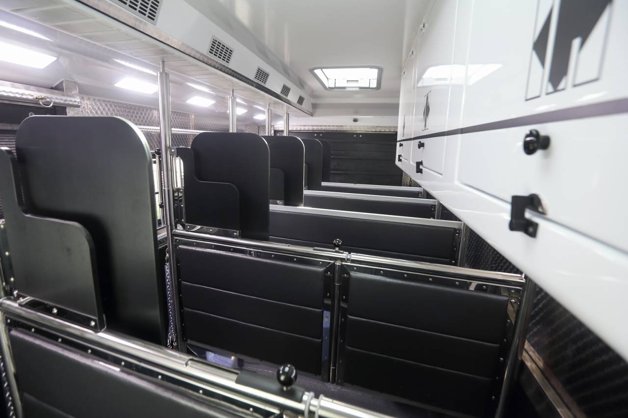 Zware paardenvrachtwagen (groot rijbewijs) Volvo Volvo FH500 Aero interhorse 2026 Nieuw