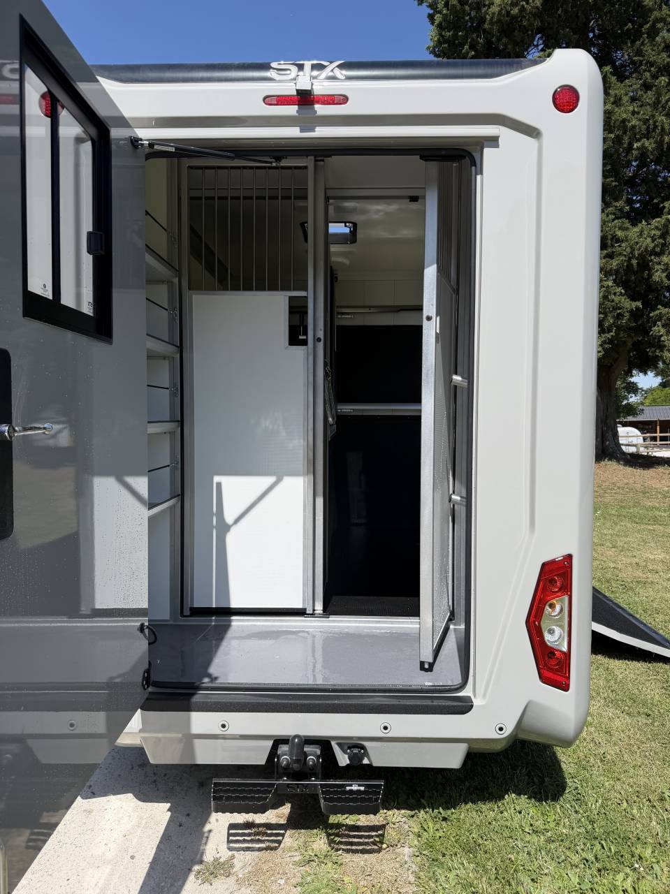 Kleine paardenvrachtwagen (B rijbewijs) STX Renault Master 2025 2025 Nieuw