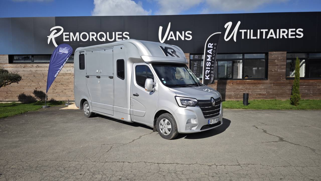 Kleine paardenvrachtwagen (B rijbewijs) Krismar Master 5 places assises Stalles  2020 Tweedehands