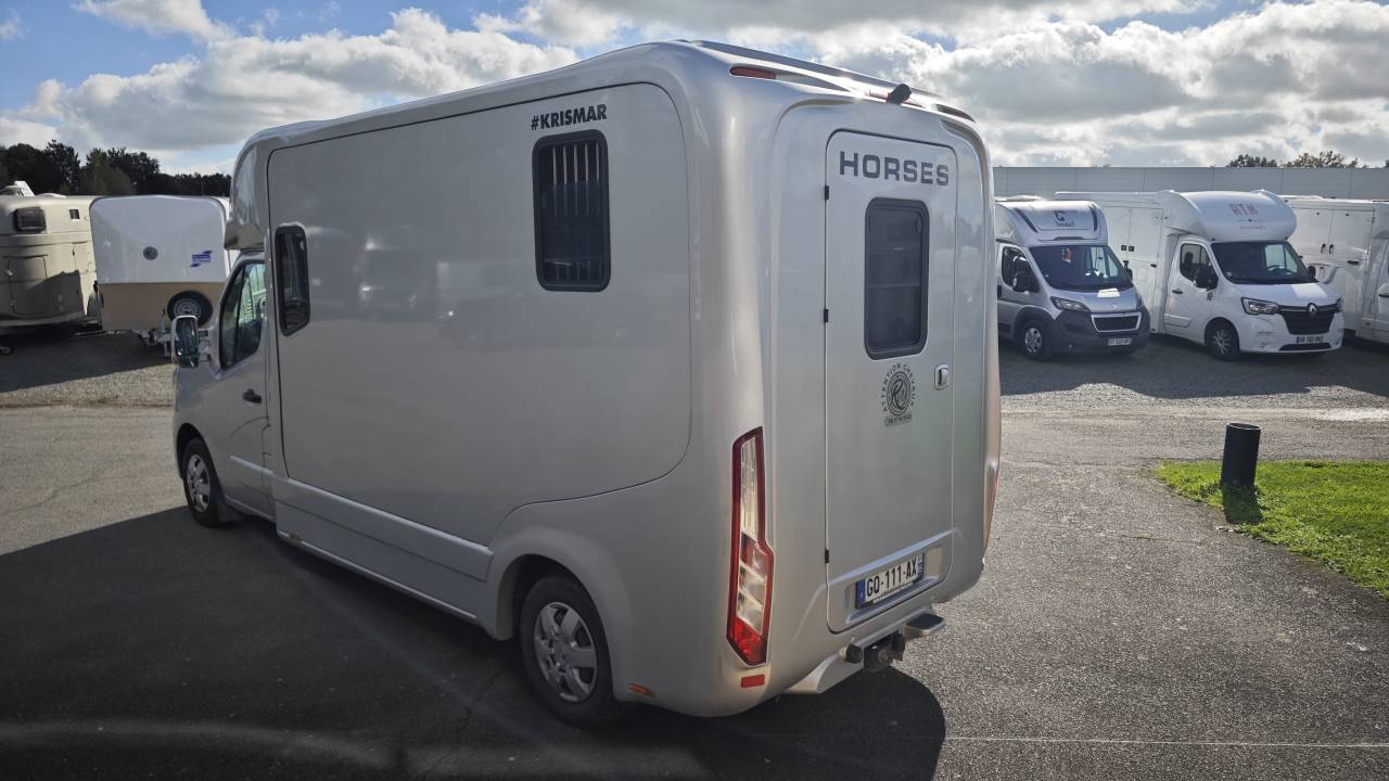 Kleine paardenvrachtwagen (B rijbewijs) Krismar Master 5 places assises Stalles  2020 Tweedehands
