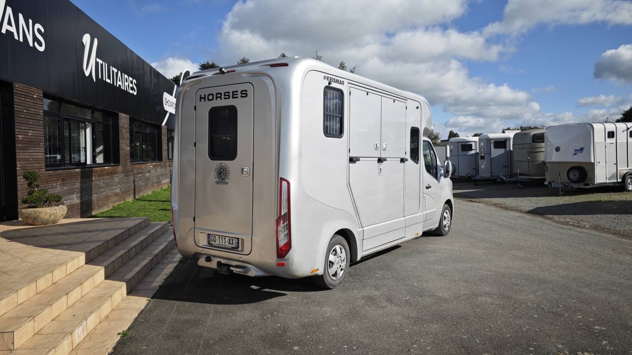 Kleine paardenvrachtwagen (B rijbewijs) Krismar Master 5 places assises Stalles  2020 Tweedehands
