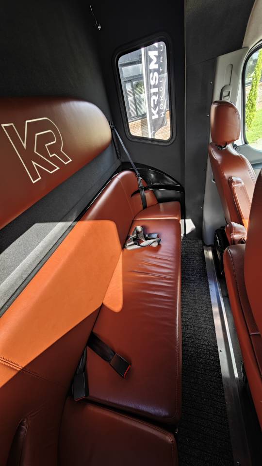 Kleine paardenvrachtwagen (B rijbewijs) Krismar Master 5 places assises Stalles  2020 Tweedehands