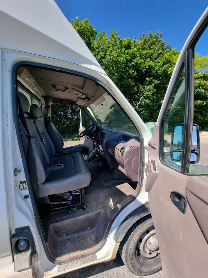 Kleine paardenvrachtwagen (B rijbewijs) Renault Renault Master 2 1985 Tweedehands