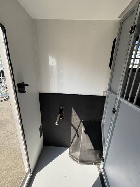 Kleine paardenvrachtwagen (B rijbewijs) AP Petit Renault Master L3 2022 Nieuw