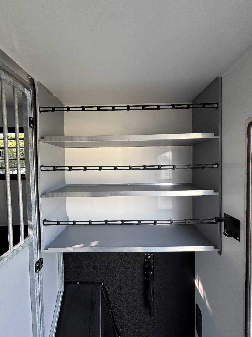 Kleine paardenvrachtwagen (B rijbewijs) AP Petit Renault Master L3 2022 Nieuw