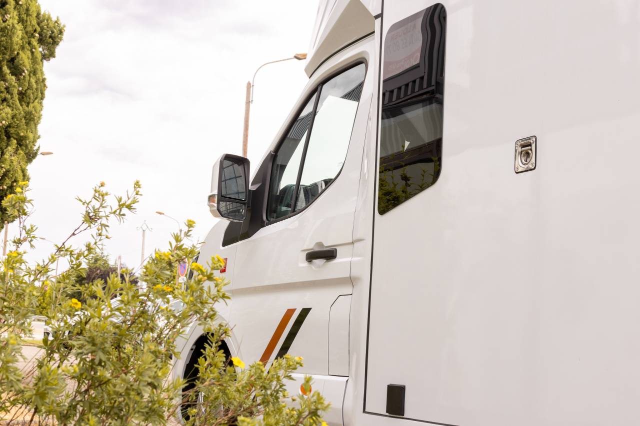 Kleine paardenvrachtwagen (B rijbewijs) Renault  2026 Nieuw