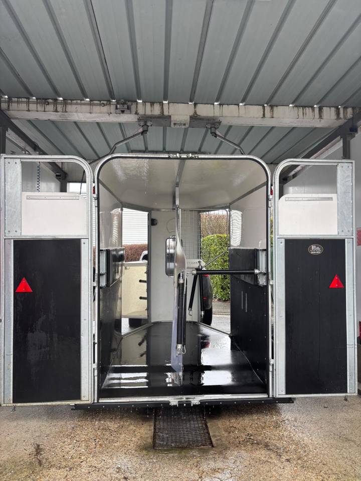 Paardentrailers Fautras Pro Van Classic 2 Paarden 2022 Nieuw
