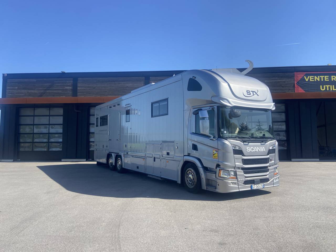 Zware paardenvrachtwagen (groot rijbewijs) STX  2021 Tweedehands