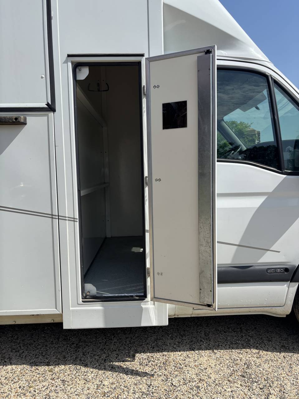 Paardentrailers Renault Master 2 Paarden 2008 Tweedehands