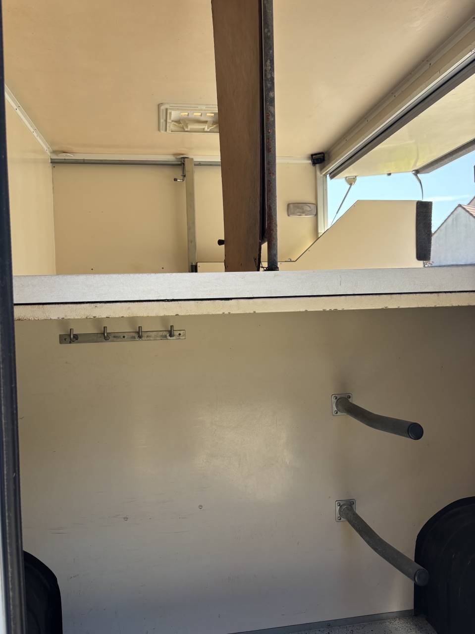 Paardentrailers Renault Master 2 Paarden 2008 Tweedehands