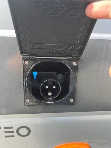 Kleine paardenvrachtwagen (B rijbewijs) Theault THEAULT STALLE  renault master 2022 Tweedehands