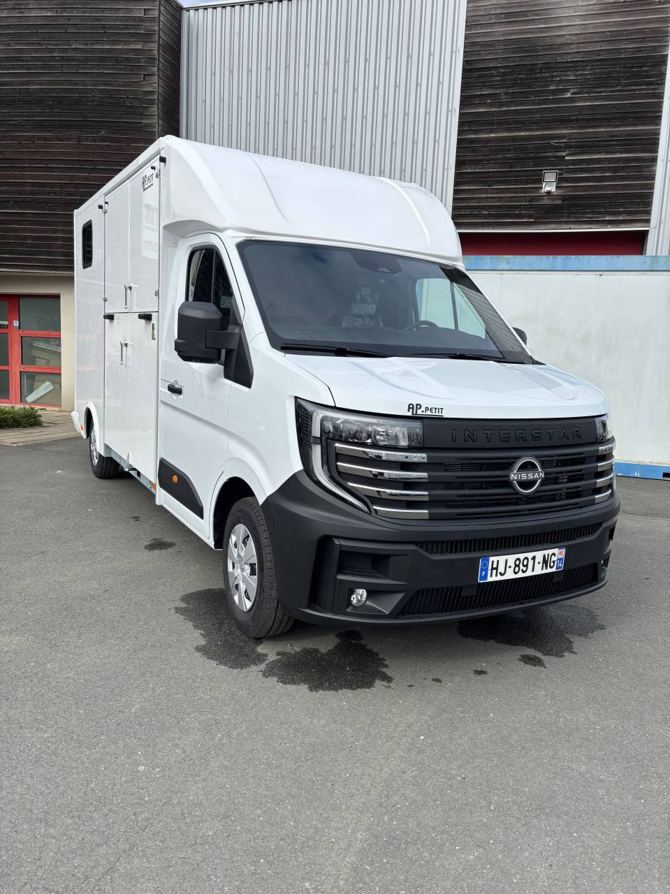 Kleine paardenvrachtwagen (B rijbewijs) AP Petit Nissan Interstar L3  2026 Nieuw