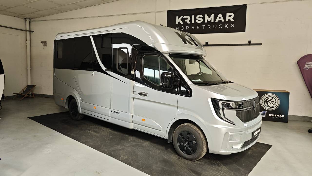 Kleine paardenvrachtwagen (B rijbewijs) Krismar 5 PLACES ASSISES STALLES 2026 Nieuw