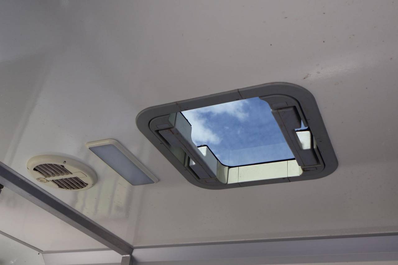 Kleine paardenvrachtwagen (B rijbewijs) STX STX 2017 Tweedehands
