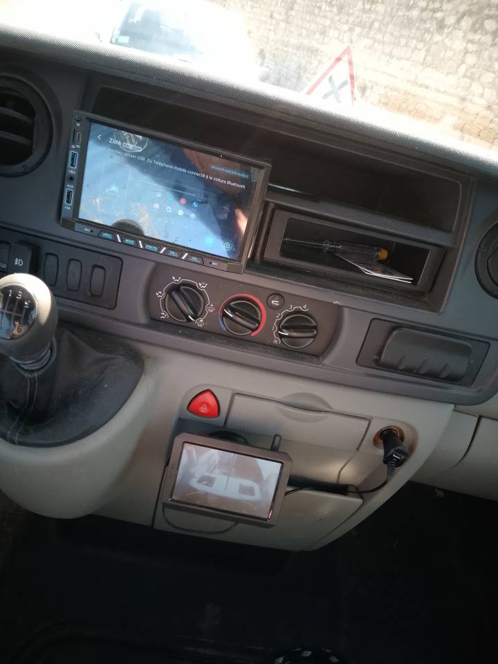 Kleine paardenvrachtwagen (B rijbewijs) ACR Renault Master L2H2 2010 Tweedehands