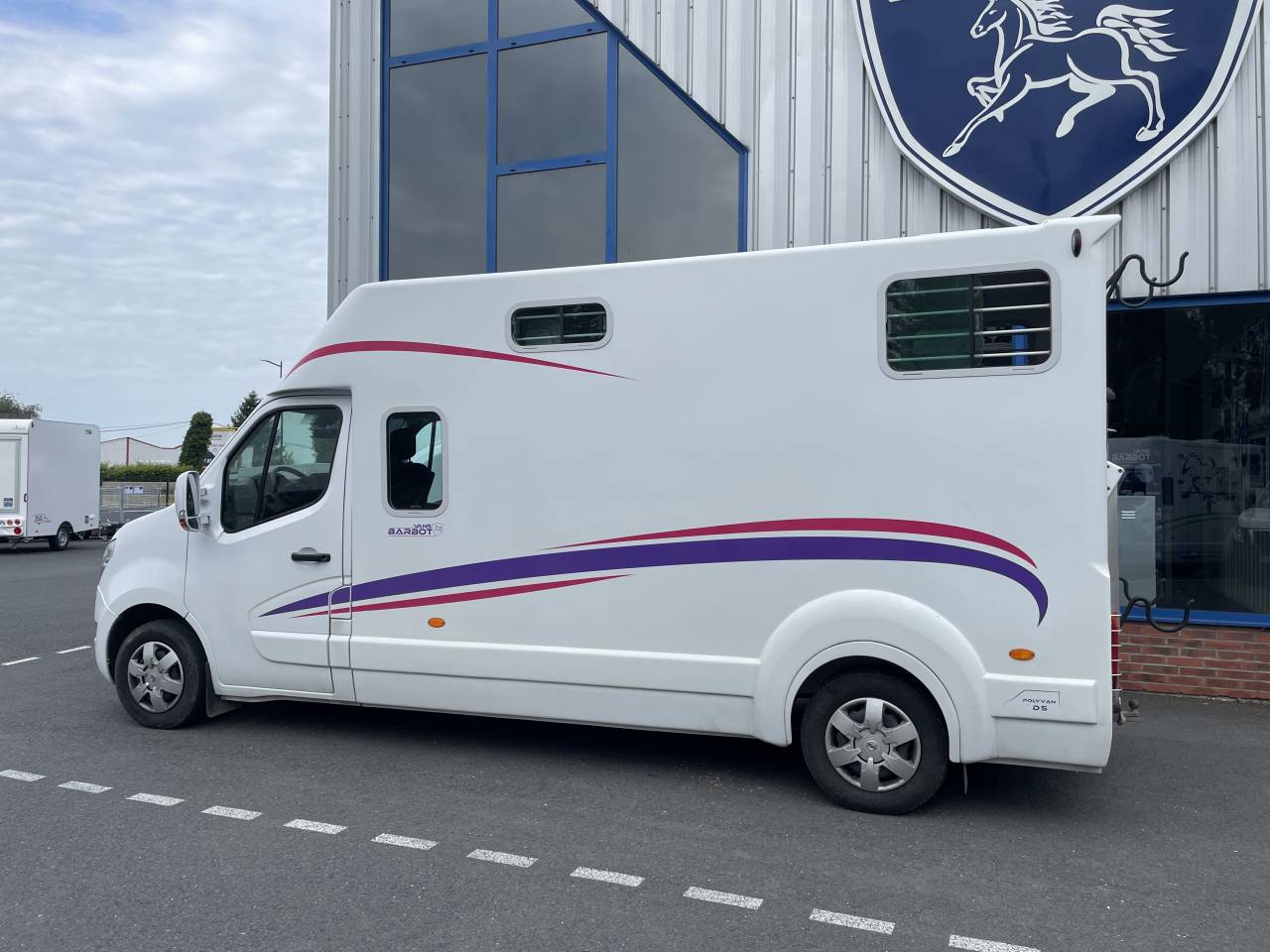 Kleine paardenvrachtwagen (B rijbewijs) Barbot Interstar 2023 Tweedehands