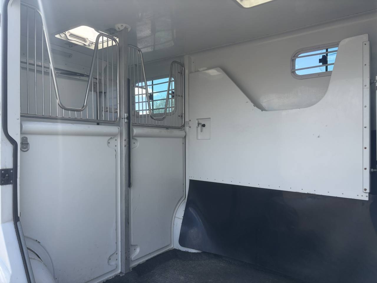 Kleine paardenvrachtwagen (B rijbewijs) Barbot Interstar 2023 Tweedehands