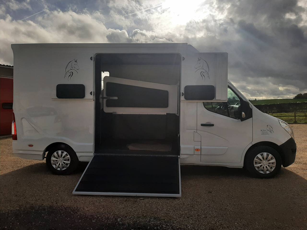 Kleine paardenvrachtwagen (B rijbewijs) Renault Master 2019 Tweedehands