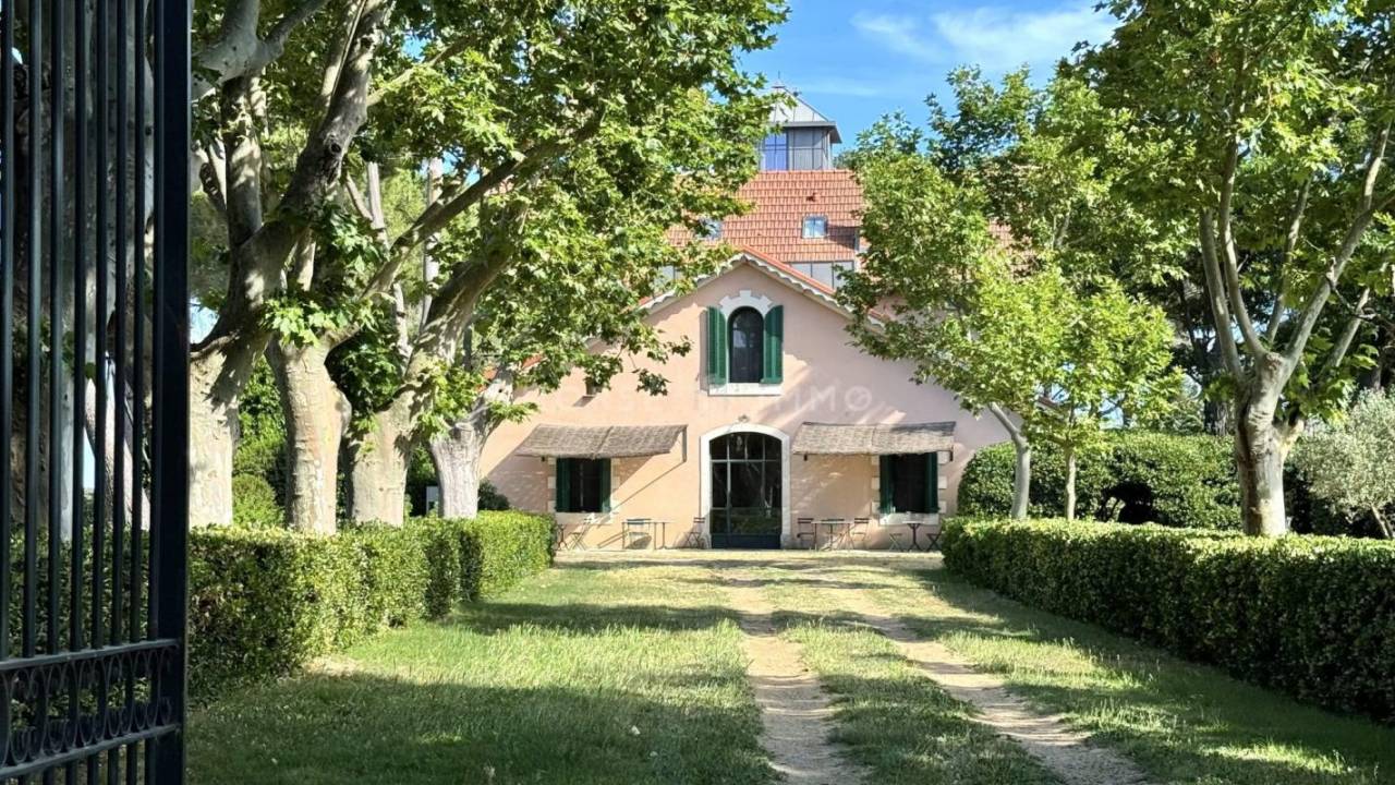 Mooi hippisch vastgoed Koop Gard