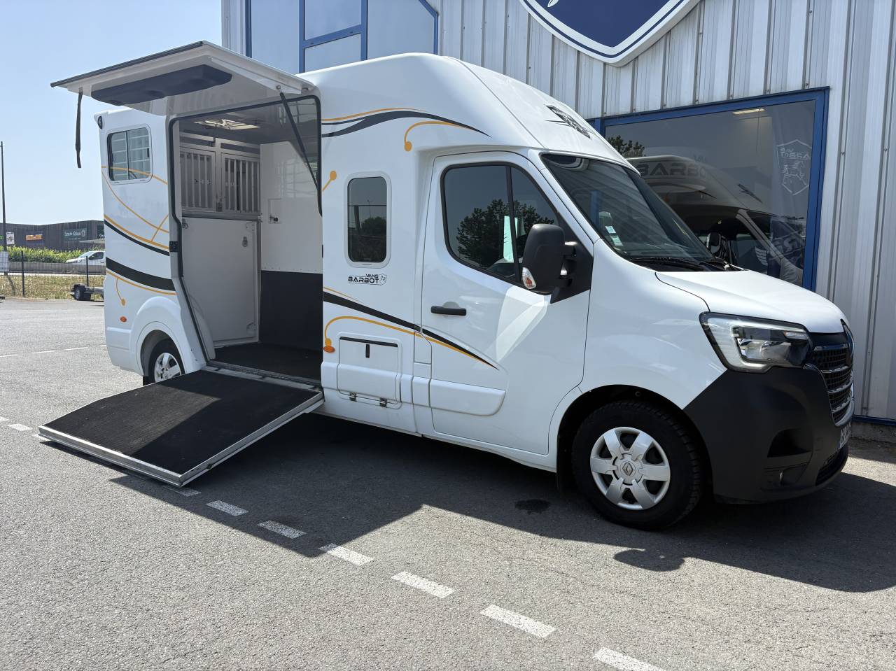 Kleine paardenvrachtwagen (B rijbewijs) Barbot master 2021 Tweedehands